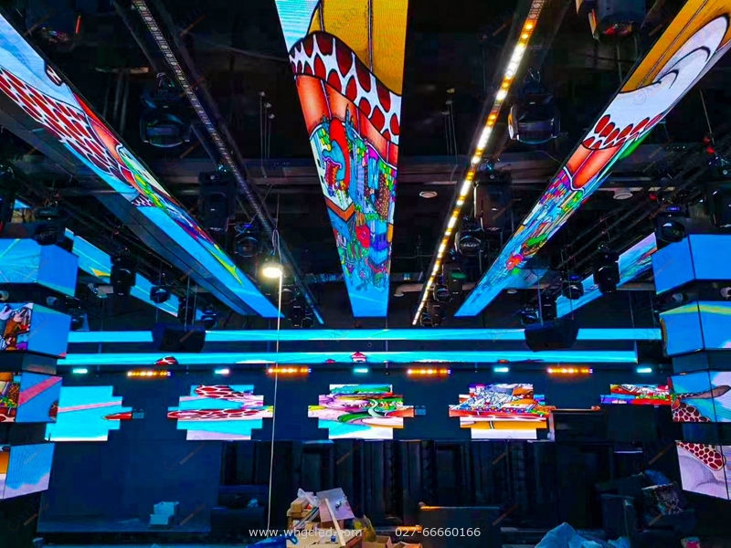 惠州某酒室內(nèi)P4全彩異形LED屏 總面積128平方