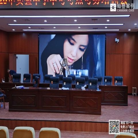 湖北洪湖市中學(xué)報(bào)告廳LED顯示屏P2.5完工